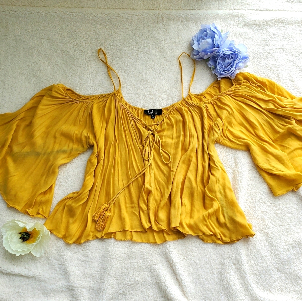 Lulu's 😉bell long sleeves Off the shoulder Top